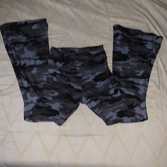 Soft material - Picture 2 of 2